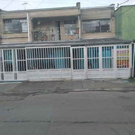 Habitacion Con Bano Privado Cerca Al Aeropuerto Bogotá Exteriör bild